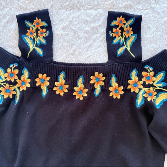 INC Black Off-Shoulder Blouse w/ Embroidered Flowers – M - Picture 3 of 4